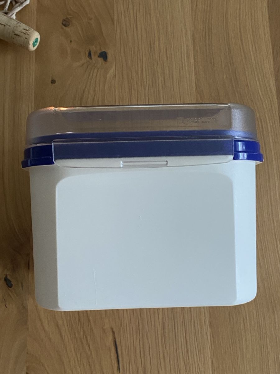 Tupperware Contenitori & Simili: Tupperware Frischhaltebox, Behälter weiss/blau – Nuovo (secondo la descrizione) da Hünibach venduto da nadalila 2
