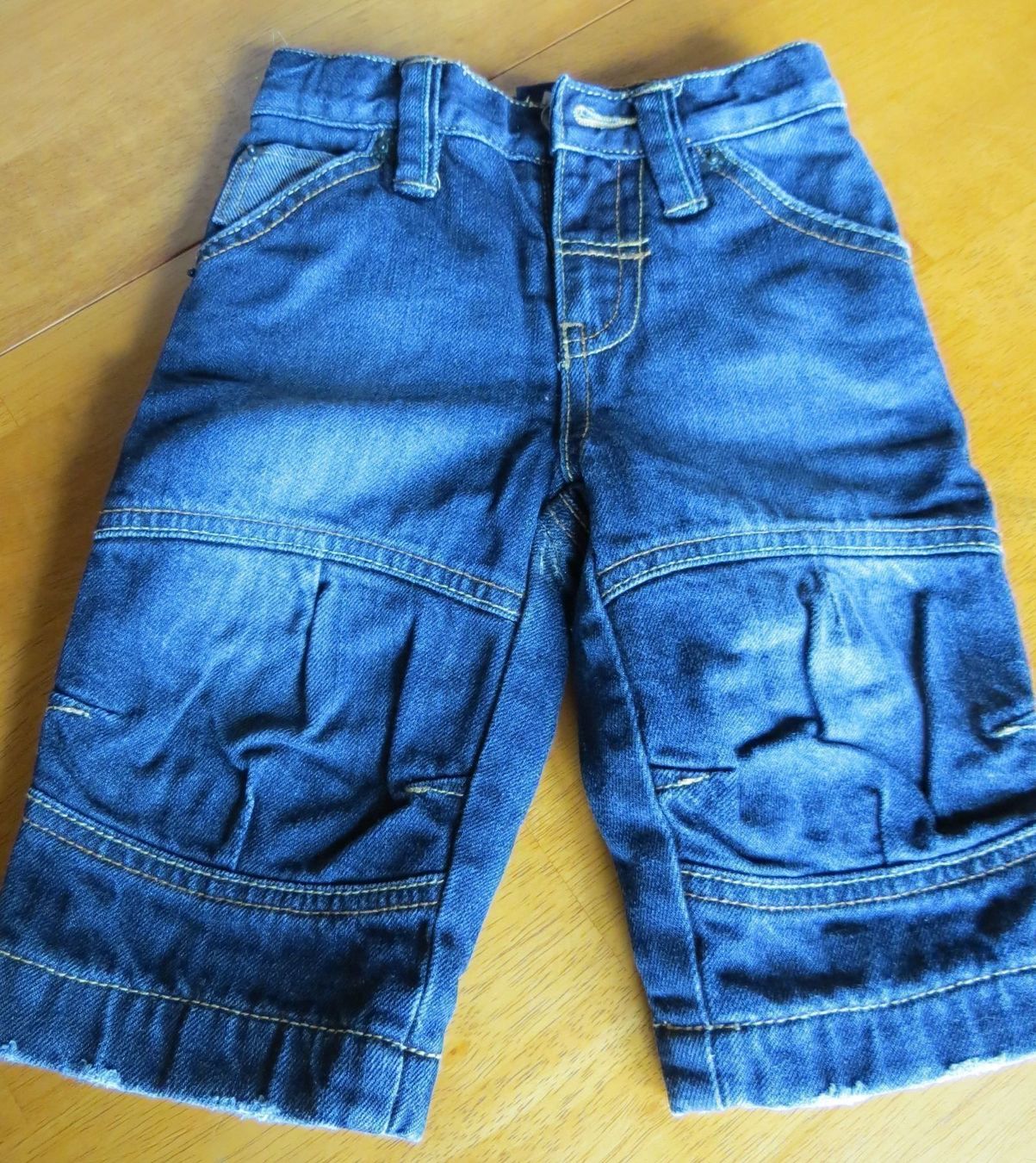 Lotti & Set di vestiti: Hose 2 pantalons GAP taille 6-12 mois – Usato da Athenaz (Avusy) venduto da cyrano476 1