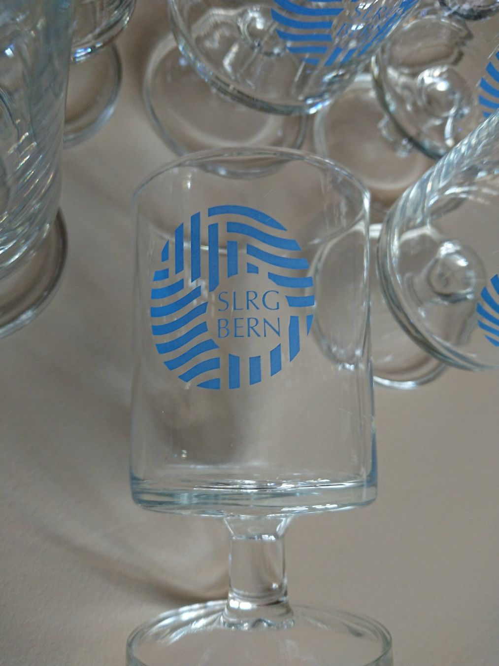 Bicchieri: Weissweingläser mit SLRG Motiv, 9 Stk – Usato da Büren an der Aare venduto da creazioneshop 2