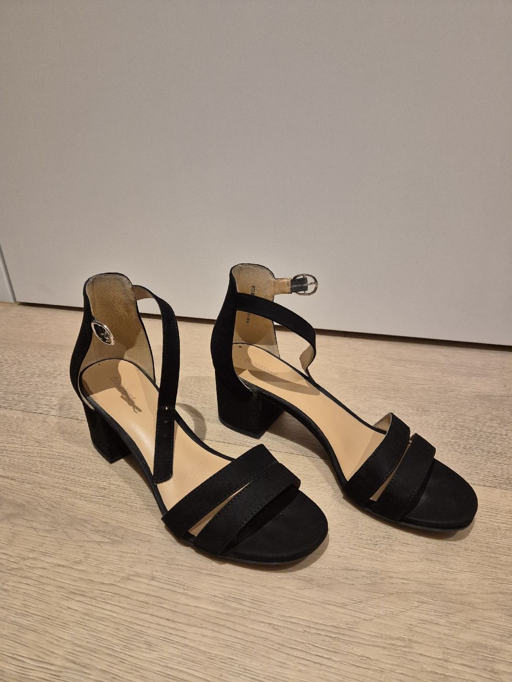 Damenschuhe: Elegante schwarze Sandalen, Grösse 40 – Neu (gemäss Beschreibung) aus Bürglen TG von Isa_x4