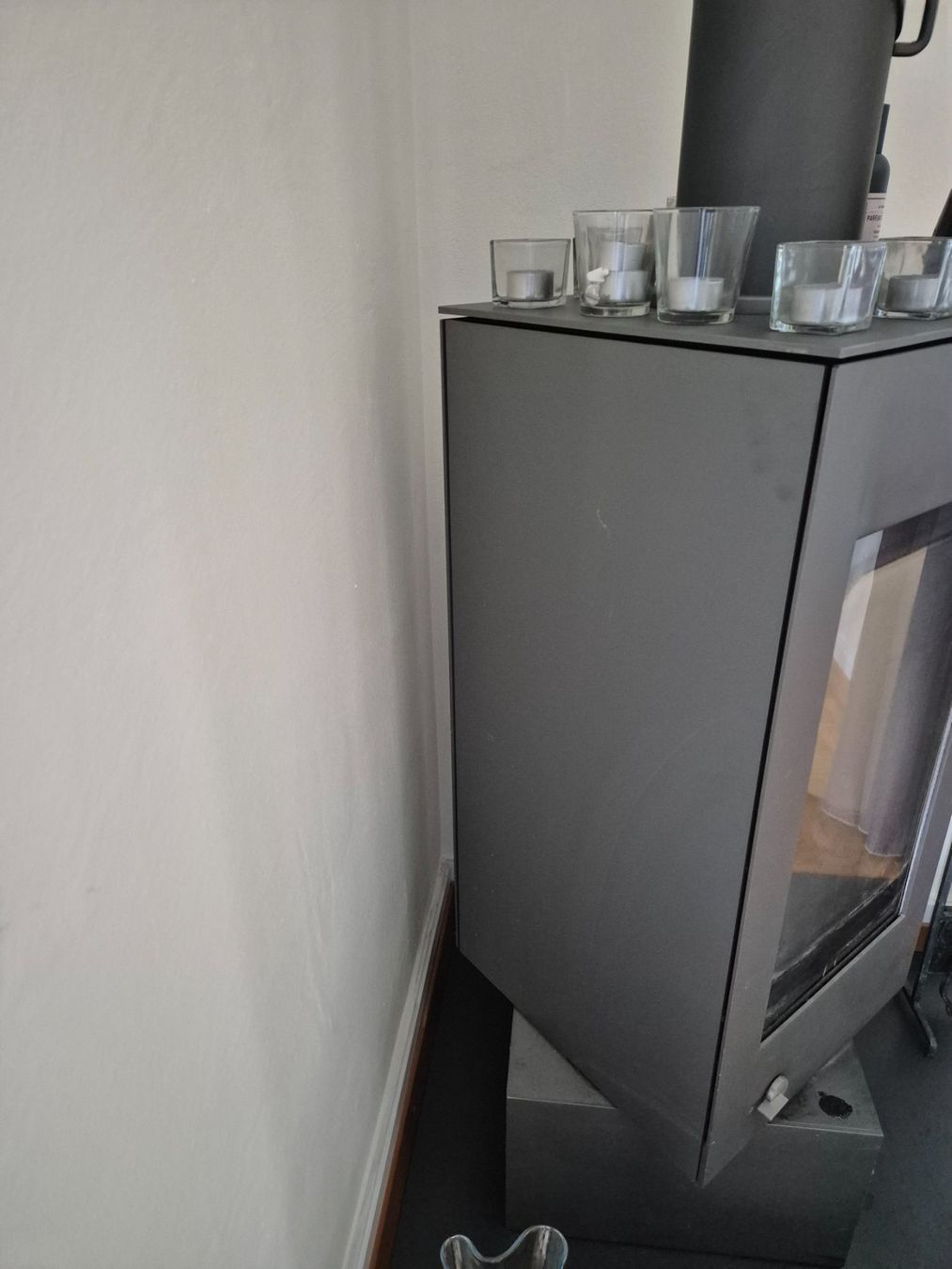 Stufe caminetto: Cheminée design moderne avec vitre – Usato da Chardonne venduto da Flyingpigs 3