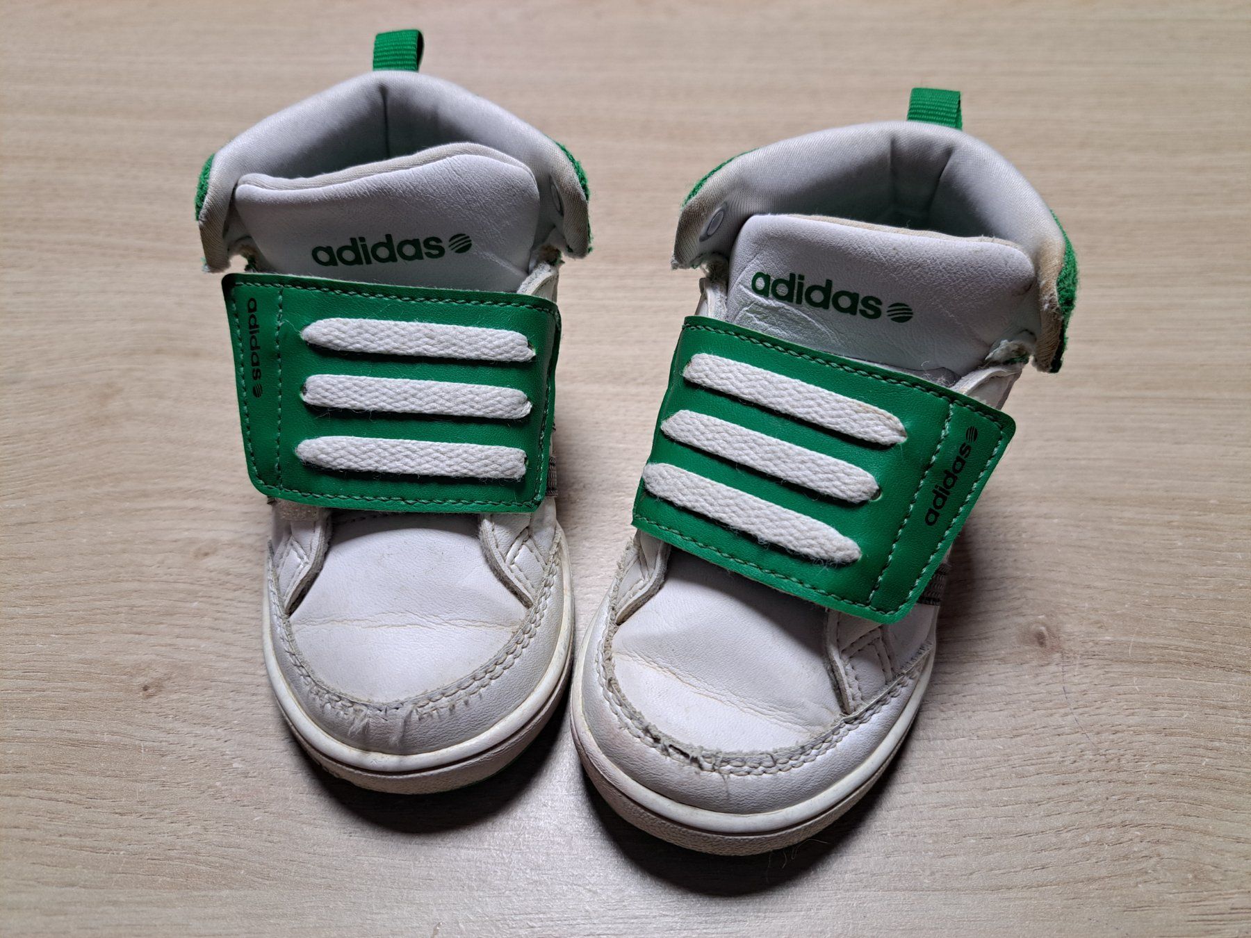 Adidas Scarpe per ragazzi: Chaussures adidas taille 22 – Usato da Marly venduto da Mumu1723