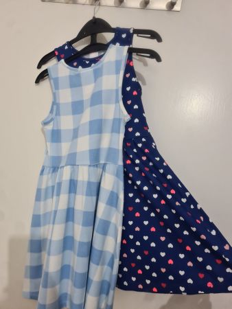 2x Neue Sommerkleid 122
