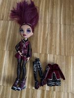 Rainbow High Puppe inkl. Kleider