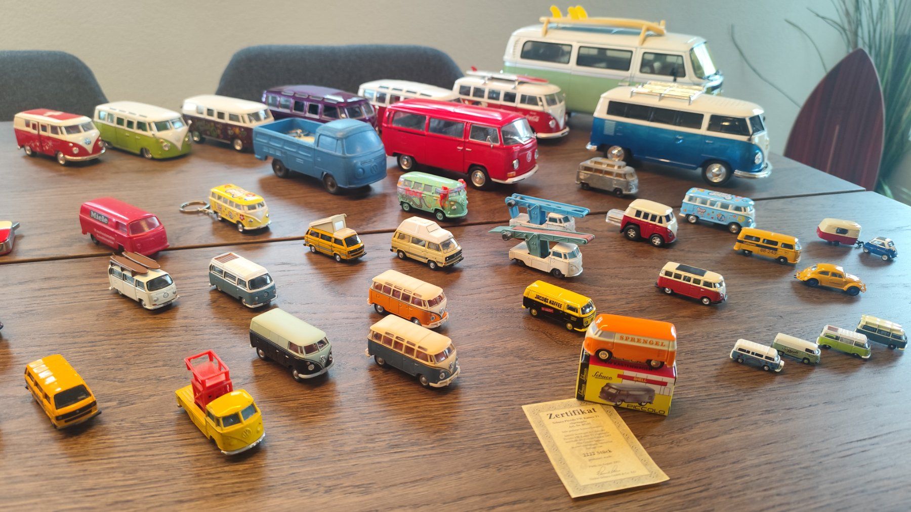 Volkswagen Modellini d'auto: VW Bus - T1, T2, T3 -- Sammlung – Usato da Thun venduto da Douche 1
