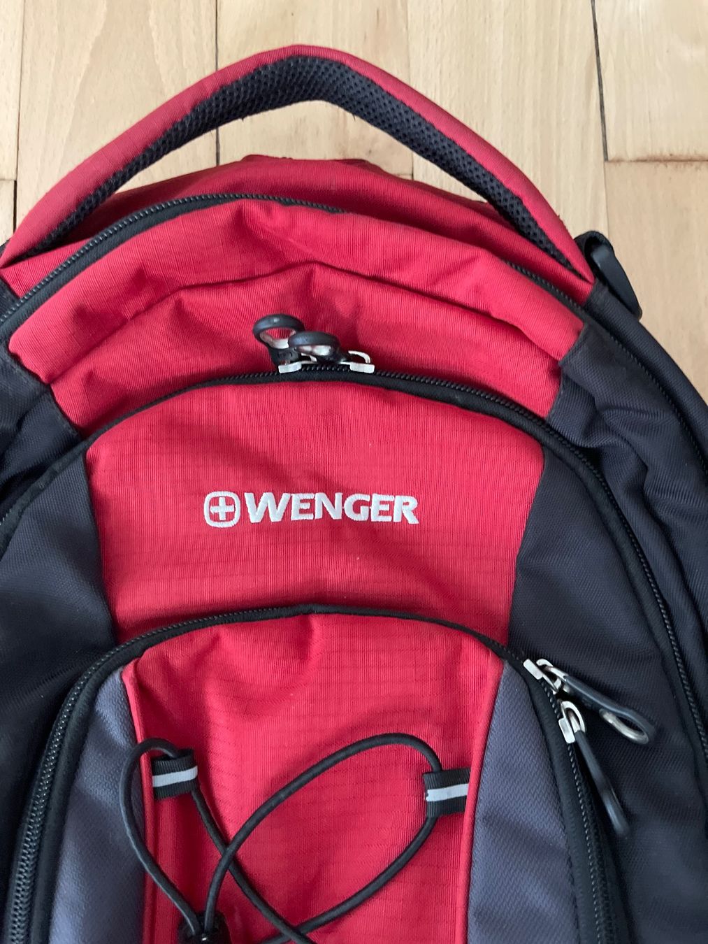 Wenger Zaini: Wenger Rucksack Rot/Schwarz – Usato da Thun venduto da BanjoDan 1