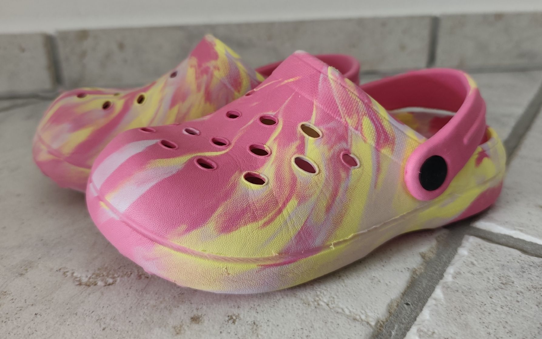 Schuhe für Mädchen:  Mädchen Clogs Grösse 30 – Gebraucht aus Chur von Rodanisa