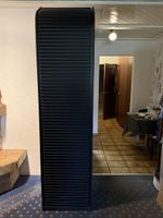 Pastoe Design-Rolladenschrank mit Tablaren