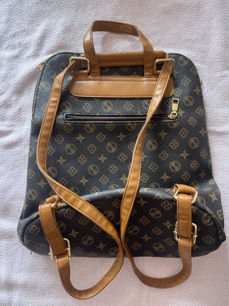 Zaini: Sac à dos motif monogramme marron – Usato da Zürich venduto da Noemie1994 1
