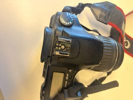 Canon EOS 30D DSLR + EF-S 18–55 mm + Akku/Ladegerät + 4 GB C