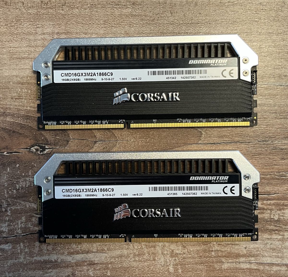PC: RAM 2x8GB Corsair Dominator Platinum – Usato da La Chaux-de-Fonds venduto da sipoee
