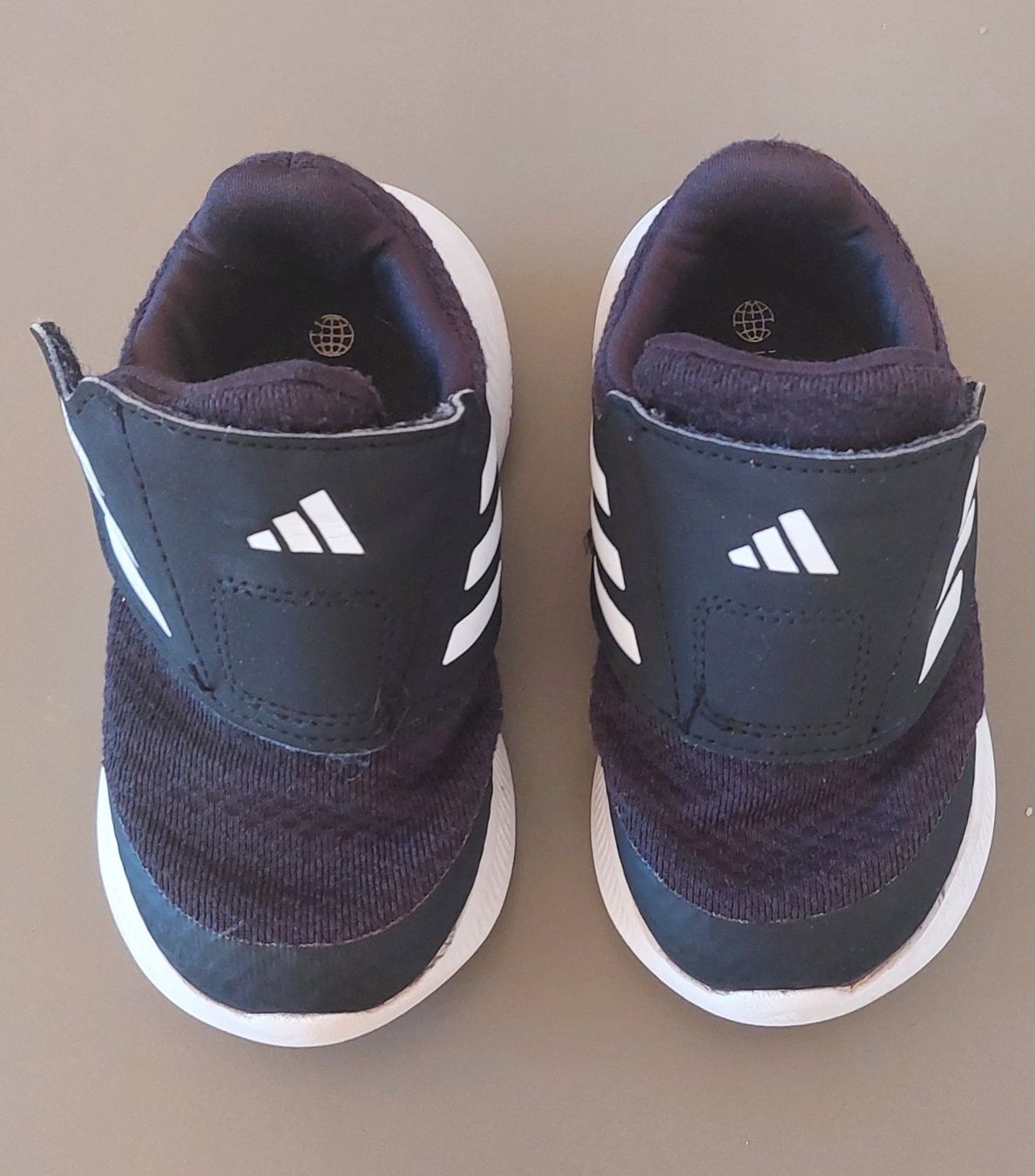 Adidas Scarpe per ragazzi: Adidas Kindershue Grösse 23 – Usato da Adliswil venduto da JulienCycling