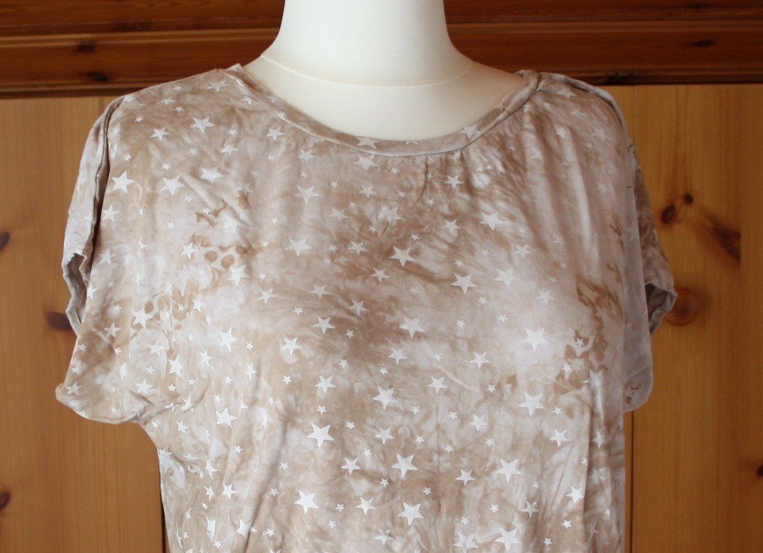 T-shirt: T - Shirt beige Gr. XL – Usato da Flüelen venduto da Diversicum-Curvy 1