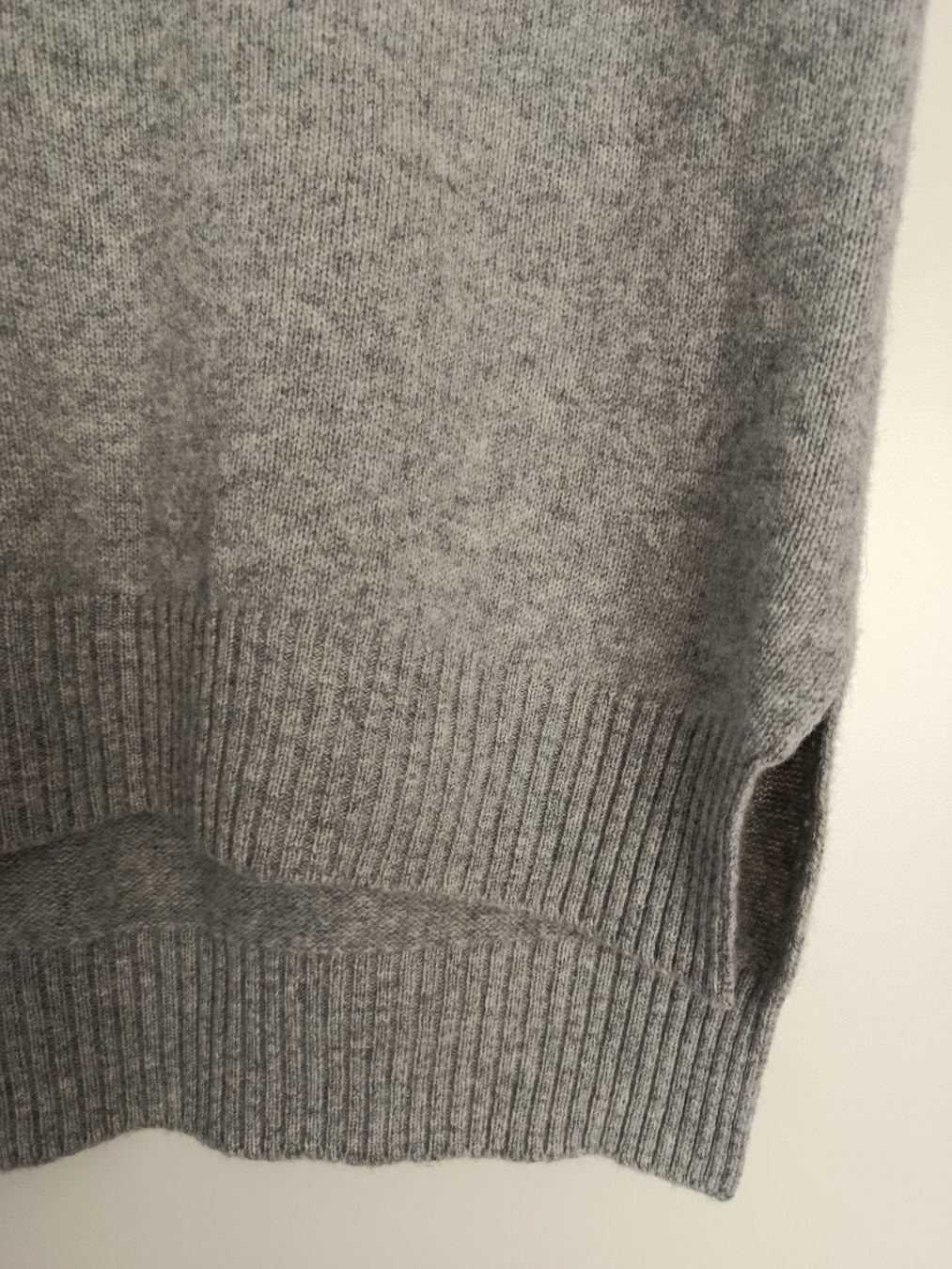Pullover & Sweatshirts: Kaschmir Pullunder mit V-Neck – Neu (gemäss Beschreibung) aus Weiach von sim_8s27 2