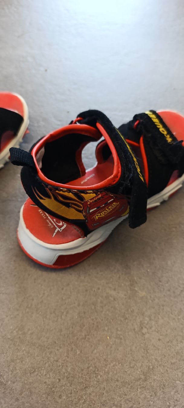 Scarpe per ragazzi: Chaussures enfant lumineuses – Usato da Mont-la-Ville venduto da Ecu23hj 1