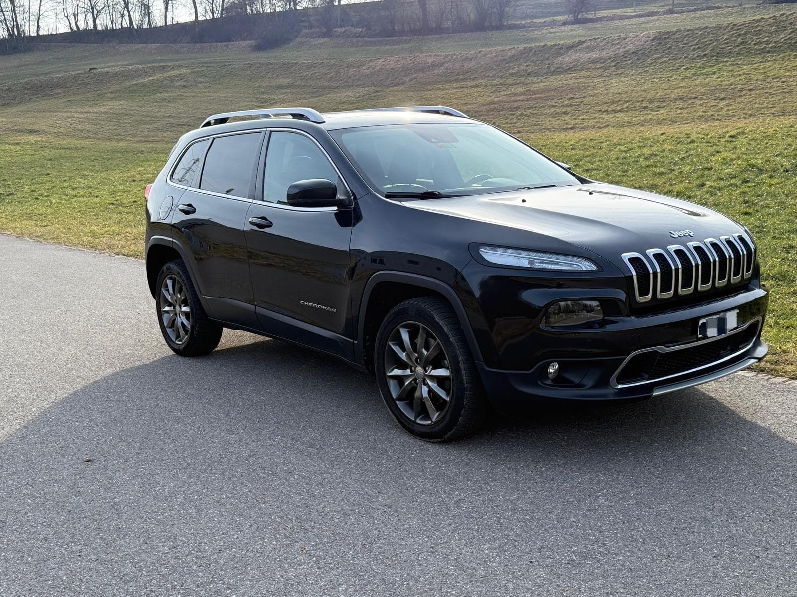 Jeep Autos: Jeep Cherokee Limited 2.0 TD – Gebraucht aus Zürich von Troval84 1