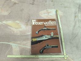 Buch....Feuerwaffen ( Richard Akehursy)