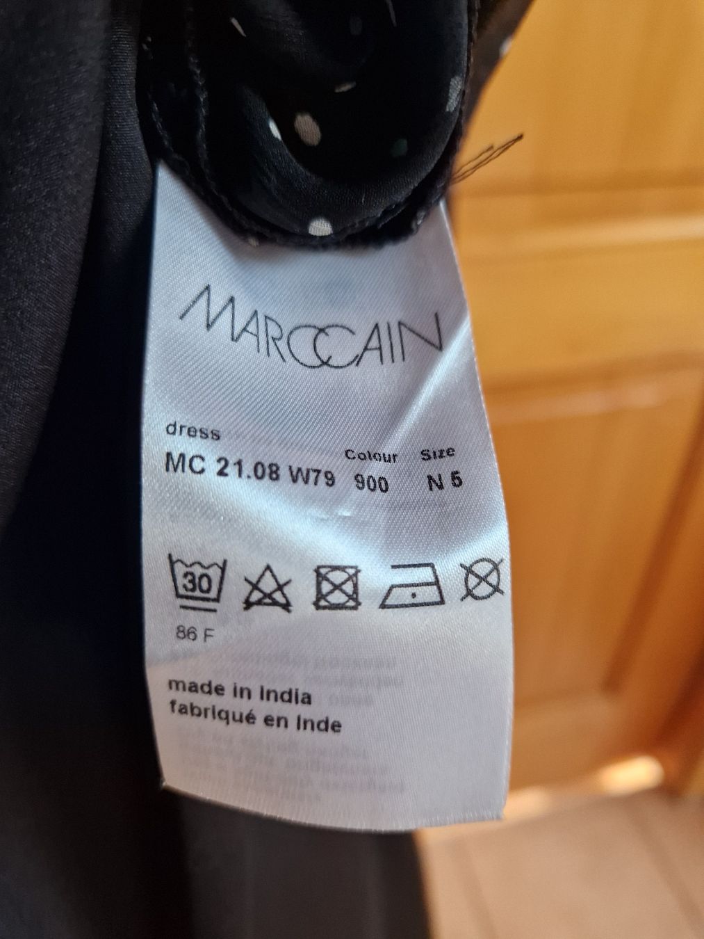 Marc Cain Vestiti: Kleid Marc Cain Tüll schwarz N5 – Usato da Lichtensteig venduto da Cocabana_16 6
