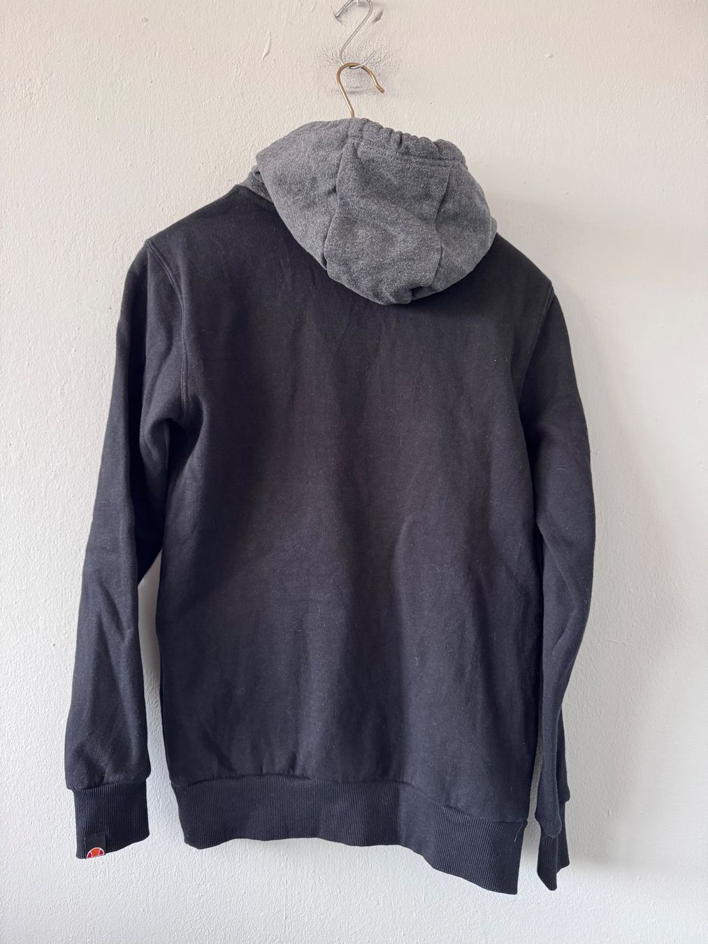 Maglioni & Felpe: Ellesse hoodie pullover sweatshirt MEN XS – Usato da Neuchâtel venduto da _Easy_to_Find_ 5