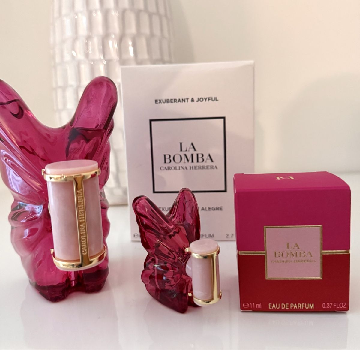 Carolina Herrera Profumi & Eau de Toilette: Carolina Herrera La Bomba Eau de Parfum 80 ml – Nuovo e nell'imballaggio originale da Romanel-sur-Lausanne venduto da Koala1908 1