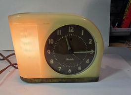 Alter Elektrische Nachttischuhr mit Licht Marke Westclox USA