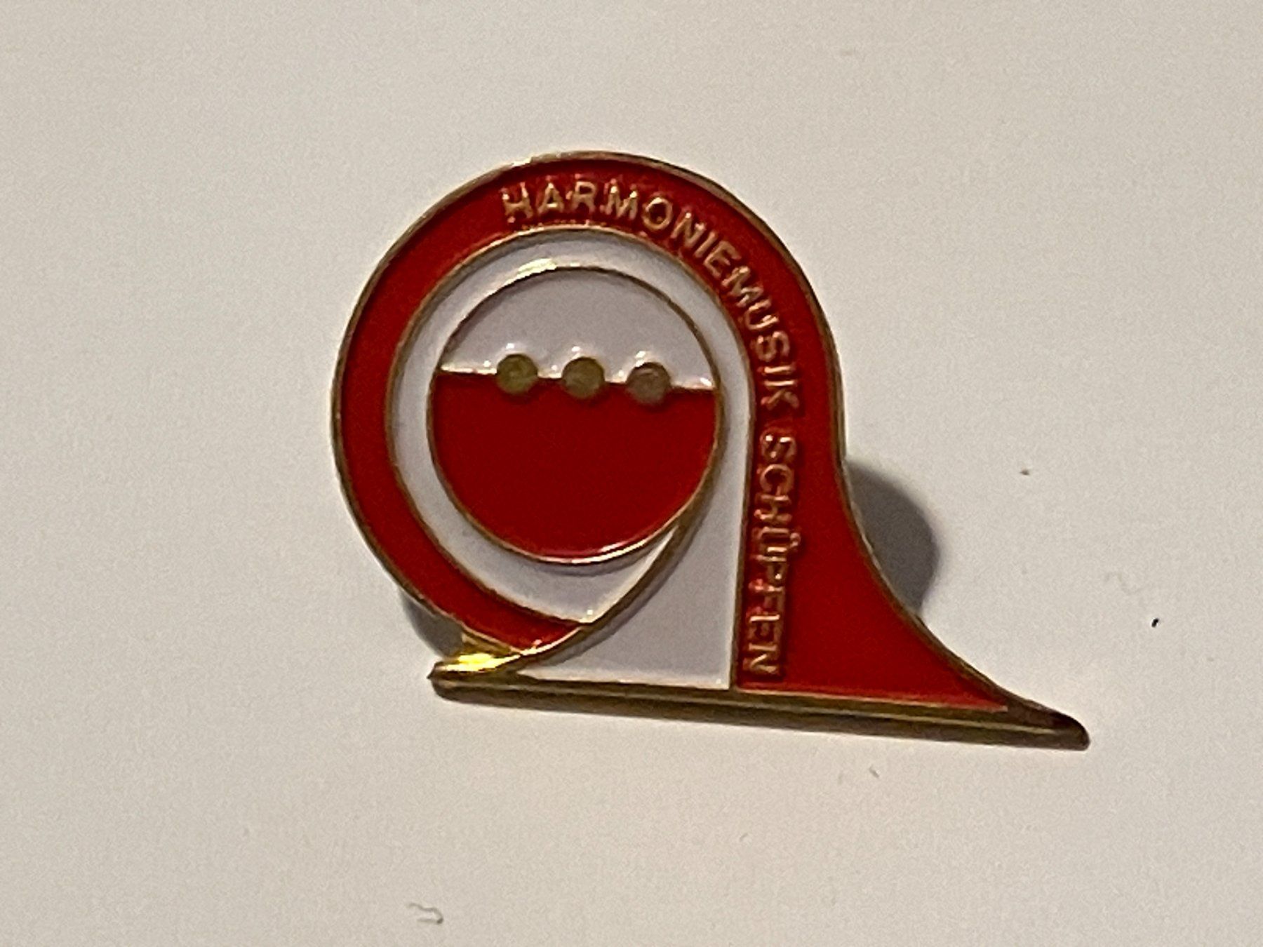 Placchette & Badge: 1 Pin Harmoniemusik Schüpfen – Usato da Basel venduto da djwwpp
