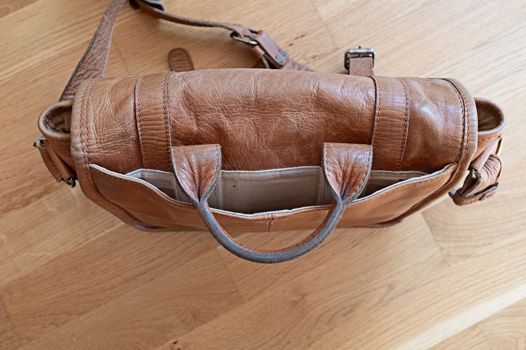 Sonstige Kleidung & Accessoires: Paul Marius Umhänge(Foto)tasche – Gebraucht aus Zürich von Torros 6