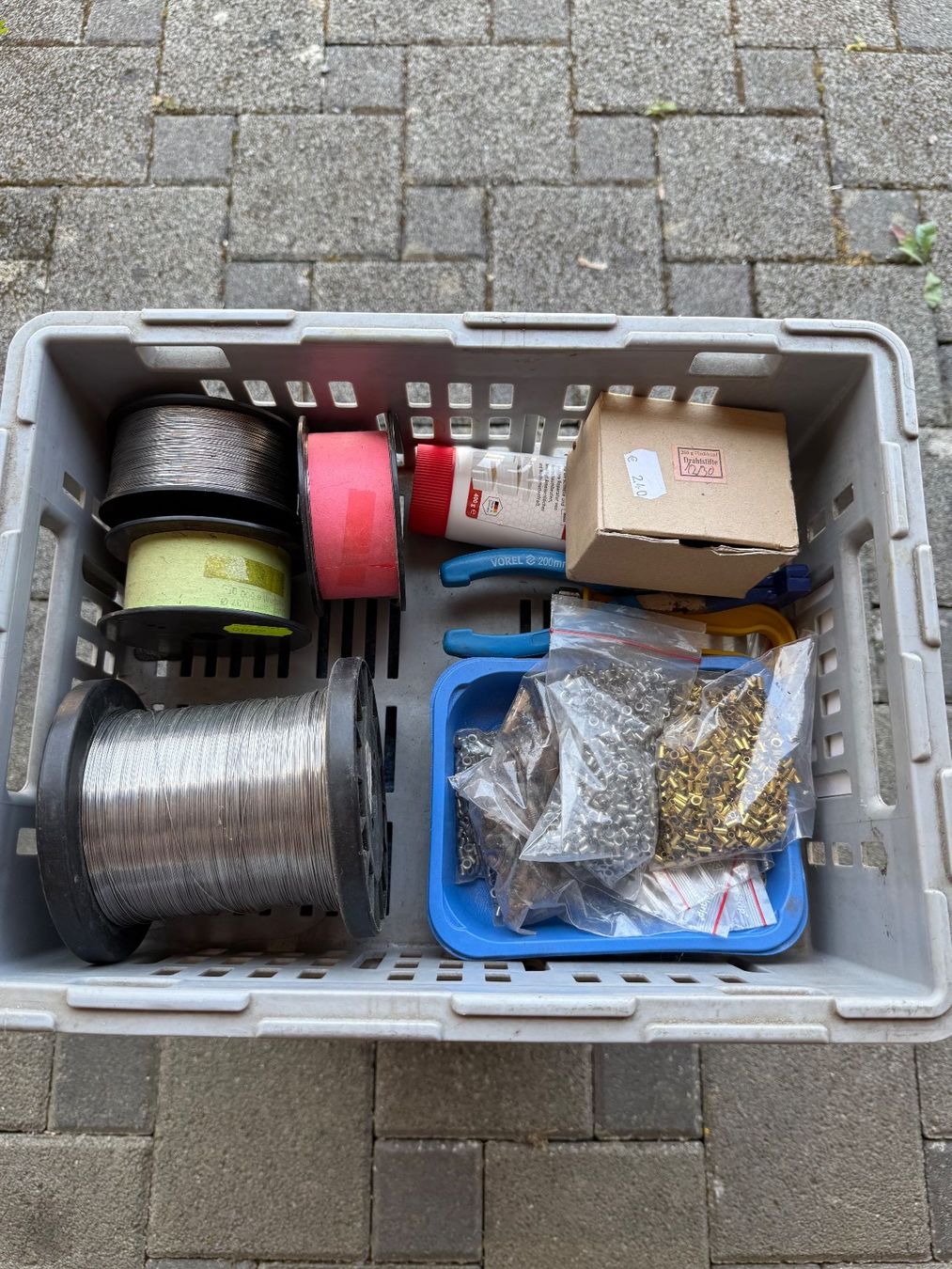 Quincaillerie: Wabendraht/Ösen – D'occasion à Boniswil par Drohne10