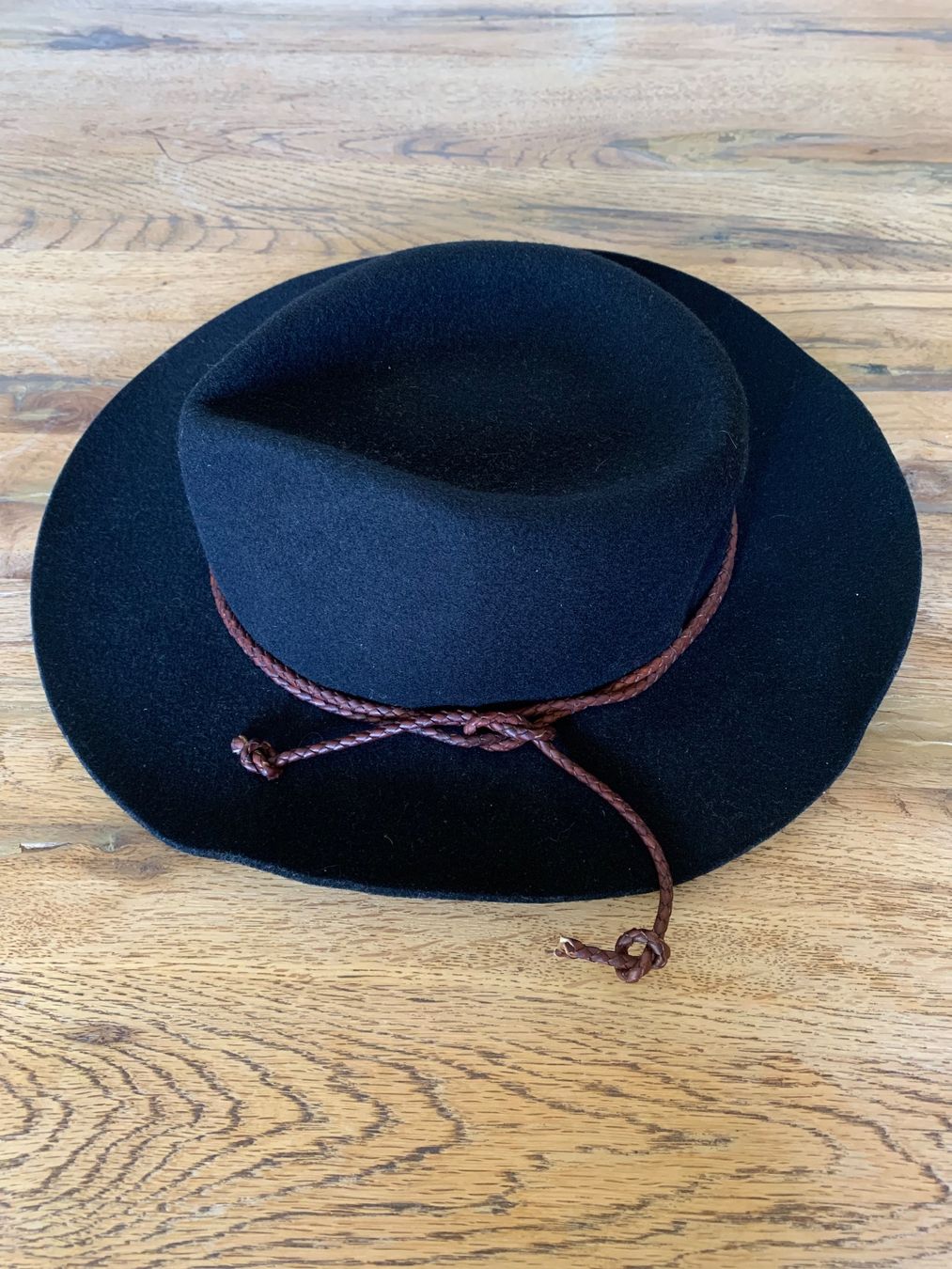 Copricapi, berretti & cappellini: Chapeau noir fedora taille 7 1/2 – Usato da Genève venduto da sanchka0 1