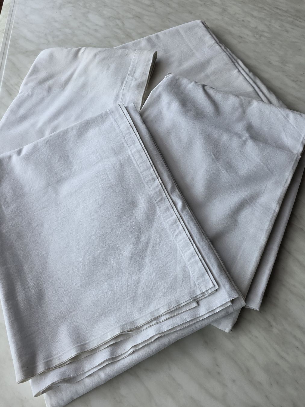 Biancheria da letto: 4  white Cotton Bedsheets. – Usato da Hinwil venduto da Ehretstock8 1