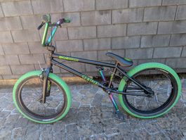BMX Fahrrad KHEbikes Centrix schwarz grün guter Zustand