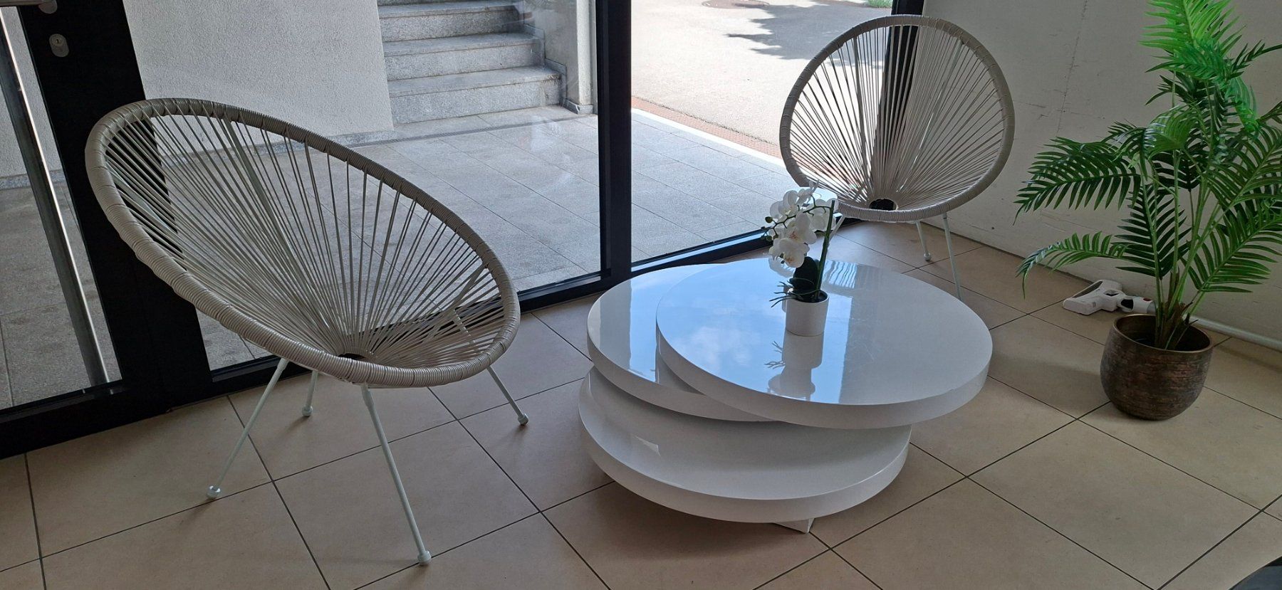 Sessel: 2 Balkon Sessel mit Tisch Drehbar – Gebraucht aus Alpnach Dorf von Kessy4