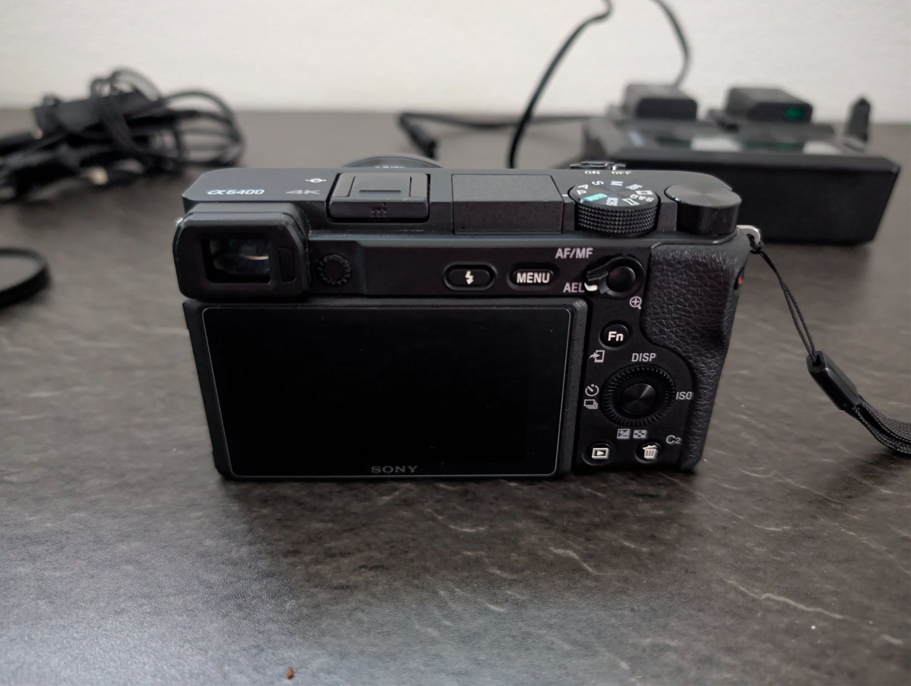 Sony Fotocamera: Sony Alpha 6400 mit Sony 20mm 2.8 Pancake Lens – Usato da Lachen SZ venduto da VL1990 1