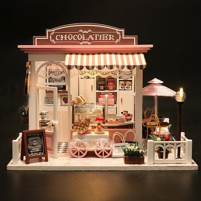 Case e mobili per bambole: Wooden Miniature Dollhouse with LED Light – Nuovo (secondo la descrizione) da Glattbrugg venduto da ann_hy2y