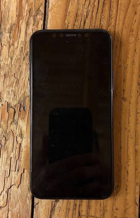 Telefoni cellulari / Smartphones: IPhone 11 Pro – Usato da Bottmingen venduto da lieselottealexander 1