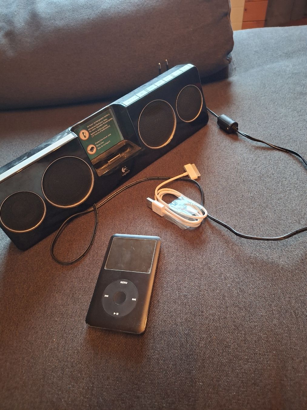 Logitech Sistemi audio & multimediali: Apple iPod mit Logitech Lautsprecher schwarz gebraucht – Usato da Malters venduto da fab_hnv9