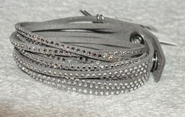 Neues Swarovski Slake (Wickelarmband) grau mit Strass