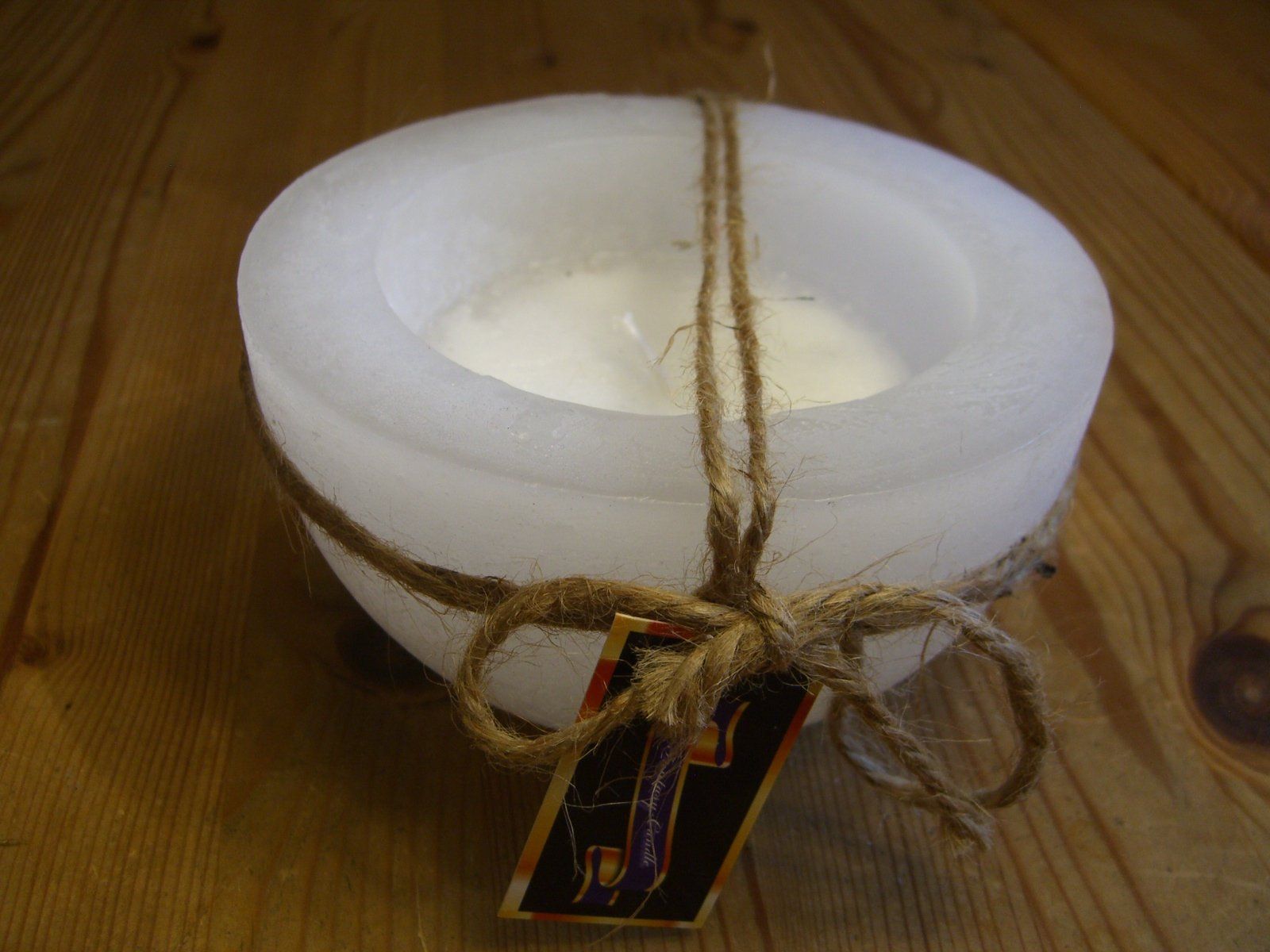 Candele: wunderschöne, rustikale, grosse Kerze, gelb,weiss, 650gr – Nuovo (secondo la descrizione) da Winterthur venduto da Gaia 2