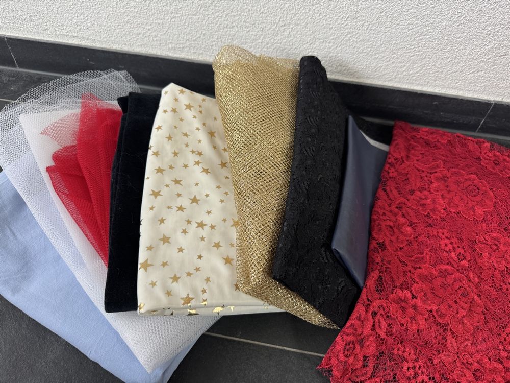 Tessuti: Stoff Packet - Samt, Tüll, Spitzen, Kunstleder - HIT – Nuovo (secondo la descrizione) da Gurmels venduto da topsommer 2