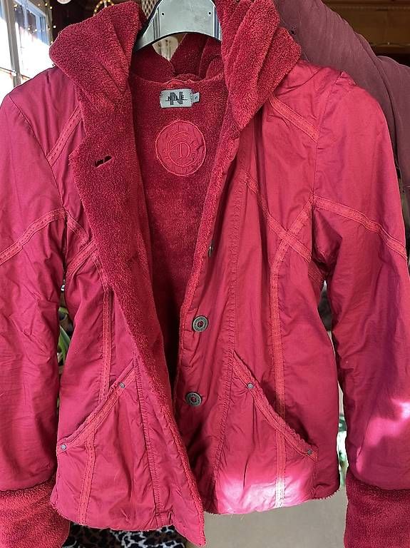 Giacche: Wunderschöne Nile Jacke s neuwertig – Usato da Meiringen venduto da Bignoddy