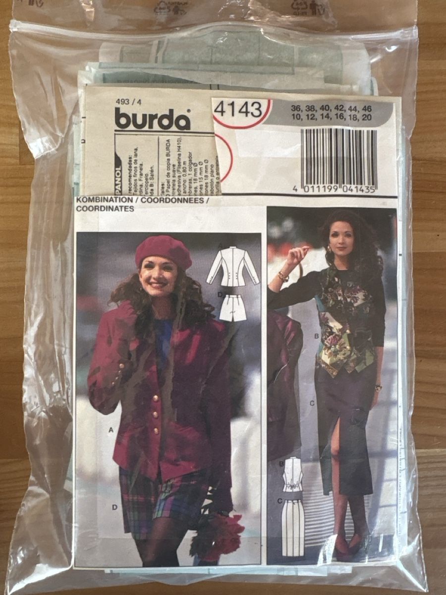 Cartamodelli: Schnittmuster für Damen Kleider – Usato da Rümlang venduto da euqinom16