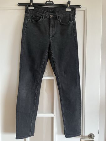 Schwarze COS Jeans Skinny Gr. 27