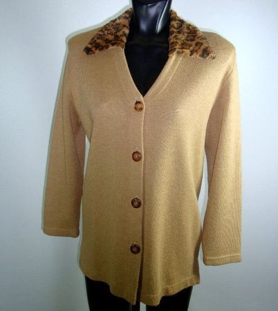 Strickjacke mit Leo-Kragen (Gr. S/M)
