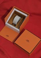 Boite HERMES pour Montre orange, dimensions 11x11x8cm