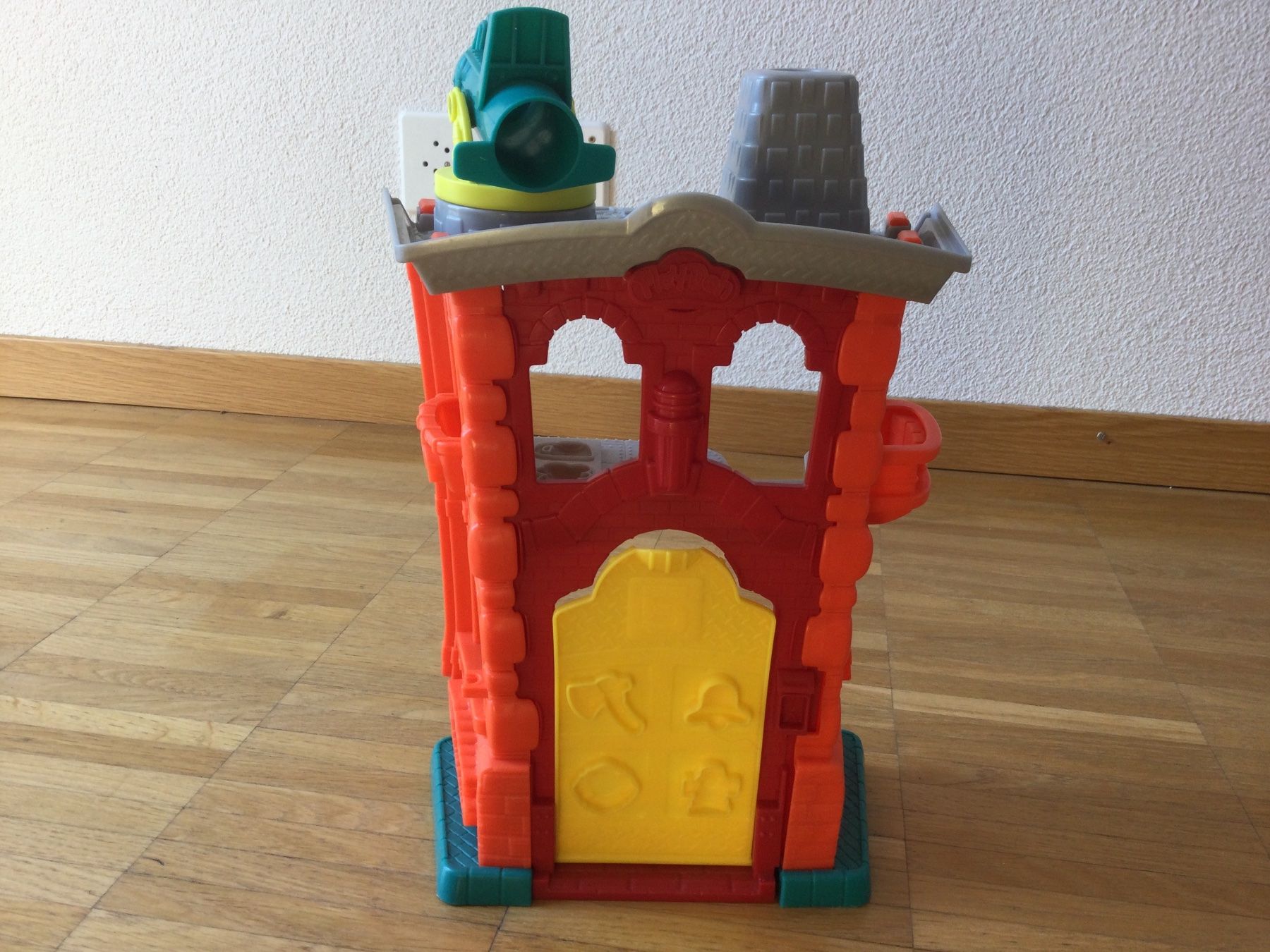 Play-Doh Giocattoli: Play-Doh Turm – Usato da Zürich venduto da ShadowVorlon 3