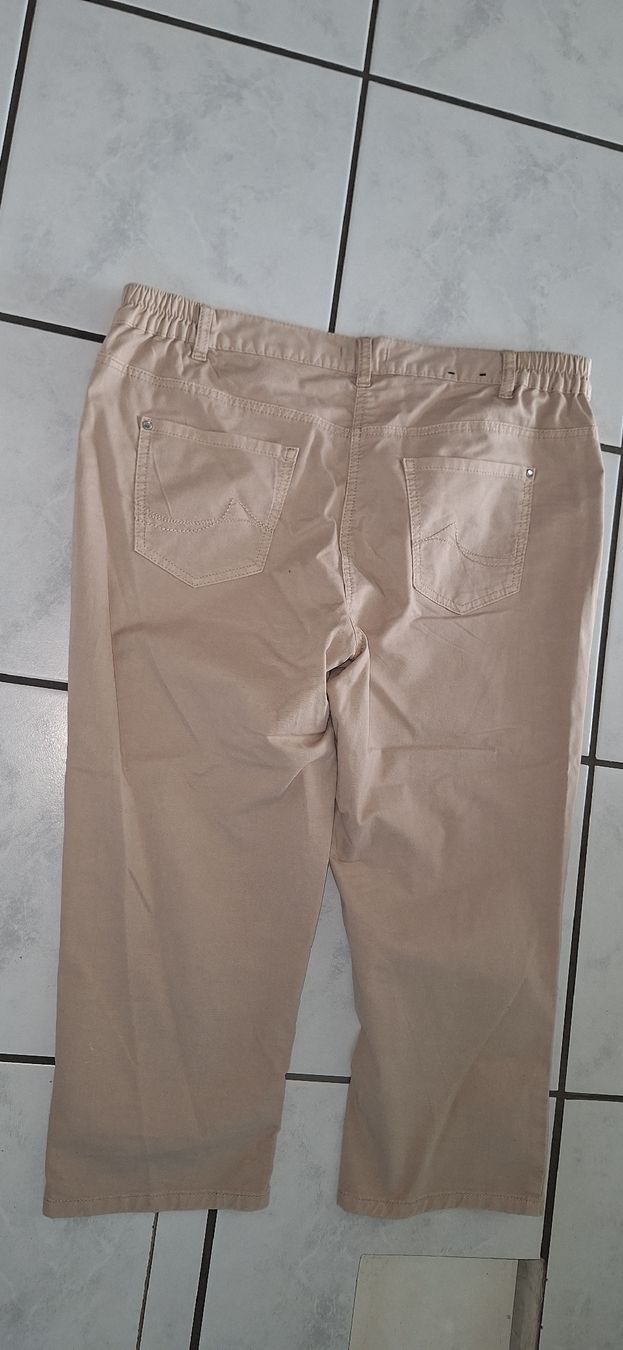 Pantaloni: Damen Hose  Gr. 42 hellbraun – Usato da Schwyz venduto da cla_8w6t 1