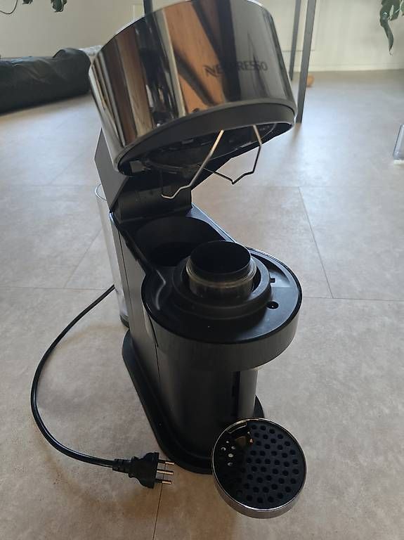 Kaffeemaschinen & Espressomaschinen: Venturo Nespresso Kaffeemaschine – Gebraucht aus Herisau von RaffiHausi 1
