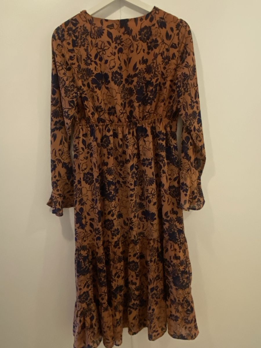 Mamalicious Kleider: Kleid Mamalicious Blumenmuster dunkelblau Grösse S – Gebraucht aus Alosen von .AMEA. 1