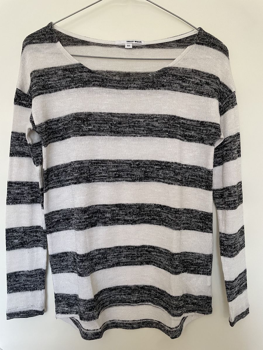 Pulls & Sweat-shirts: Pull – D'occasion à Pont-de-la-Morge (Sion) par hel_bh28