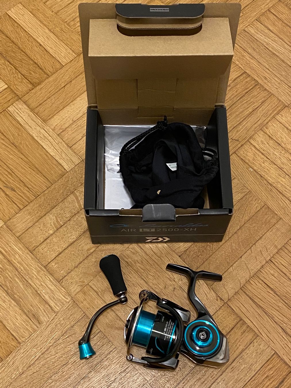 Daiwa Rollen & Spulen: DAIWA 21 EMERALDAS AIR LT2500-XH – Neu und originalverpackt aus Luzern von sau_m57c 5